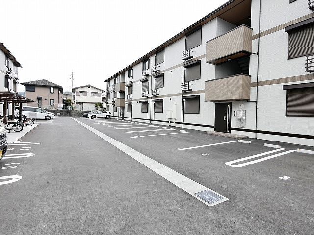萩　Ⅰの駐車場|駐車場完備です