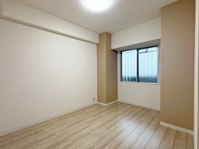 丹波橋日光ハイツの洋室