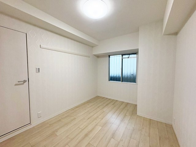 丹波橋日光ハイツの洋室