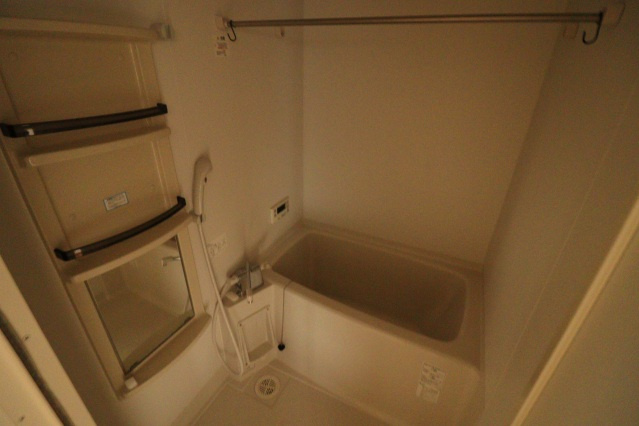 フォブール相田の浴室