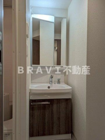 プレサンスOSAKA東中本エシデル BRAVI不動産の独立洗面台