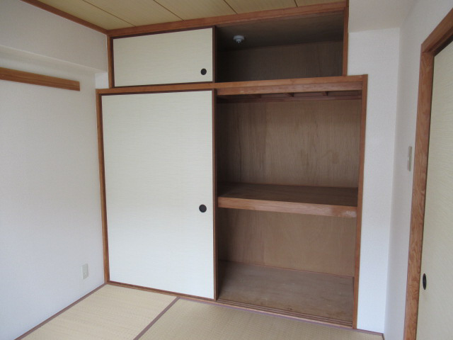 ガーデンハイツ桃山台弐番館の収納