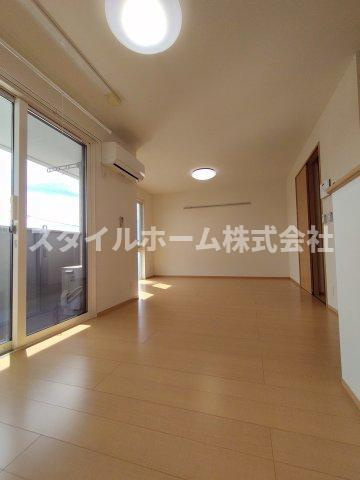 カーサ　クアトロの居間・リビング