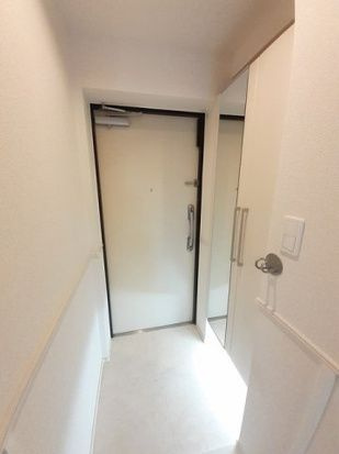 ブレイ　ダ　ブリクの玄関