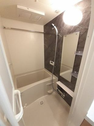 ブレイ　ダ　ブリクの浴室