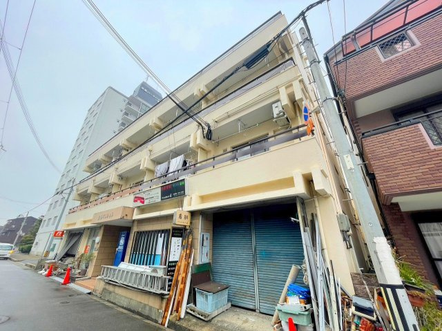 淡路マンションの外観