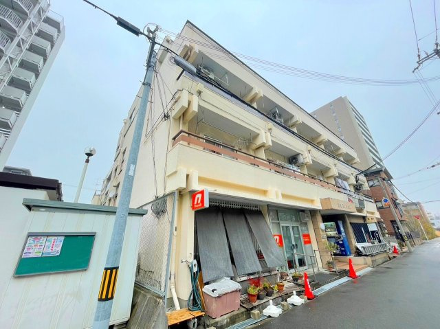 淡路マンションの外観