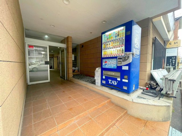 淡路マンションのエントランス
