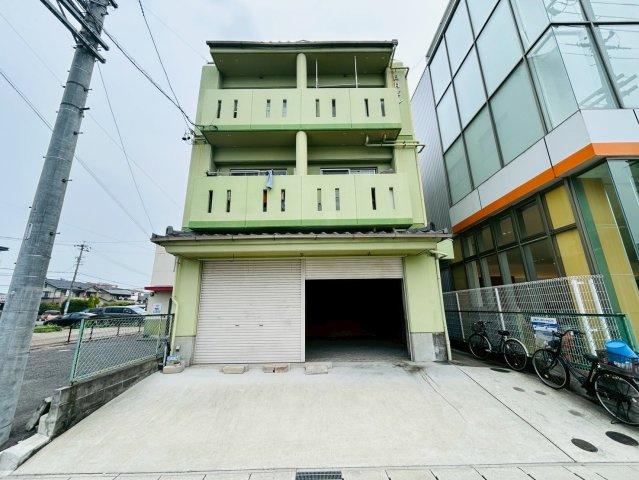 日月ビルの外観