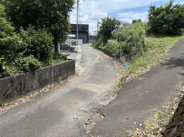 【前面道路含む現地写真】の画像