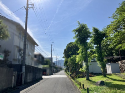 【前面道路含む現地写真】 | 大津市仰木の里2丁目13-8　中古戸建 | 2025年06月　撮影