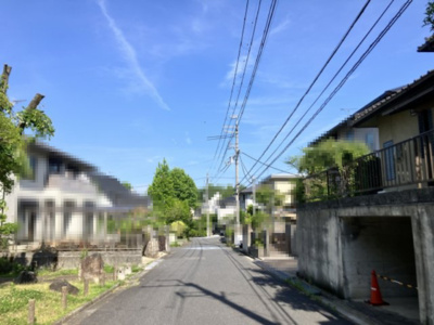 【前面道路含む現地写真】 | 大津市仰木の里2丁目13-8　中古戸建 | 2025年06月　撮影