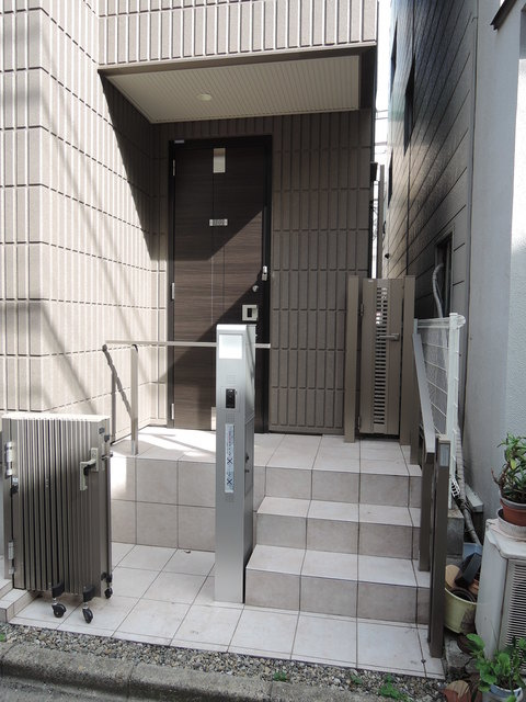 ジュネス落合のエントランス|★住宅街にりっち ★