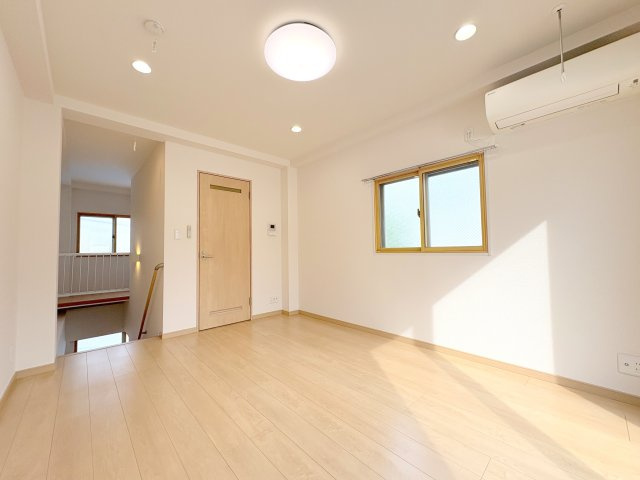 やまとやビルの内装