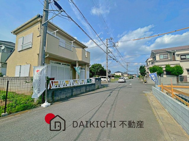 【前面道路含む現地写真】 | 桶川市上日出谷南1丁目　中古戸建