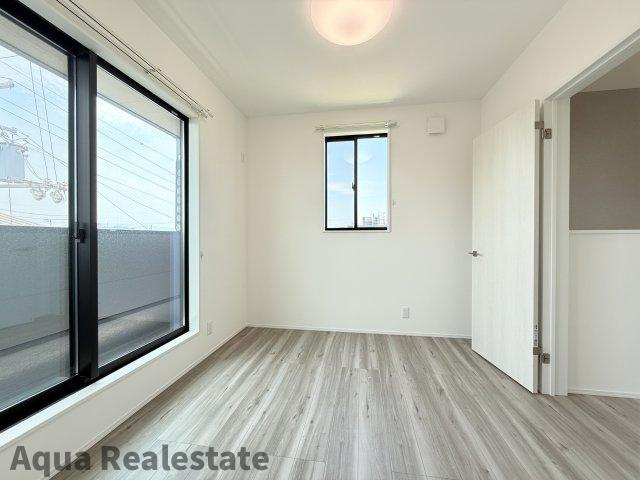 高松市今里町　新築未入居戸建ての寝室|広くて明るい寝室