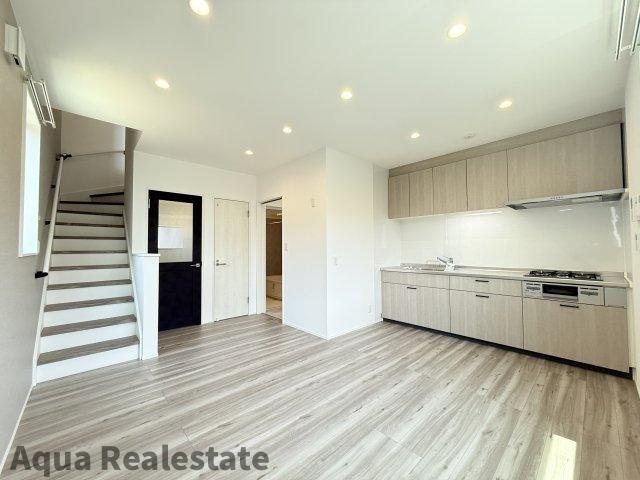 高松市今里町　新築未入居戸建ての居間・リビング|おしゃれなリビングです