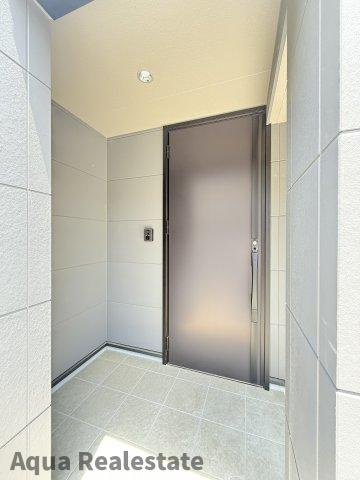 高松市今里町　新築未入居戸建ての玄関|毎日通る玄関はこちらです