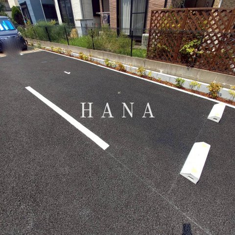 ILLUMINA TERRACE MIYAKUBOの駐車場