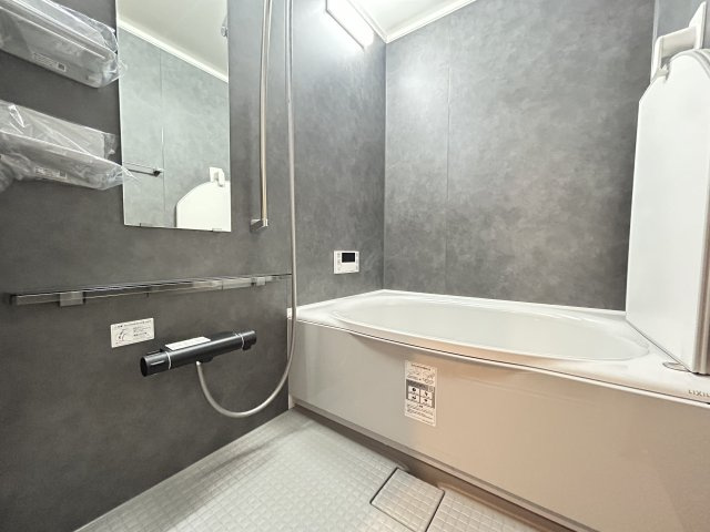 ◆令和７年２月リフォーム済みの美室◆南向き採光で専用庭付き◆周辺環境充実◆グラン・ドムール智恵光院の浴室|浴室