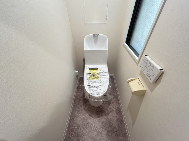 ◆令和７年２月リフォーム済みの美室◆南向き採光で専用庭付き◆周辺環境充実◆グラン・ドムール智恵光院のトイレ|トイレ