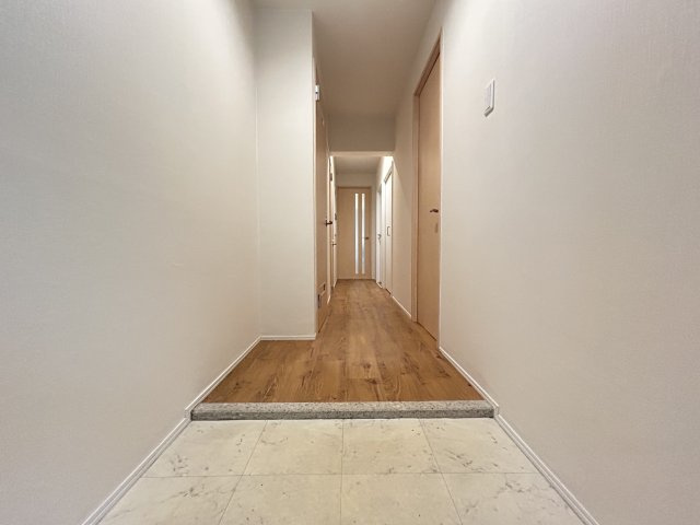 ◆令和７年２月リフォーム済みの美室◆南向き採光で専用庭付き◆周辺環境充実◆グラン・ドムール智恵光院の玄関|玄関