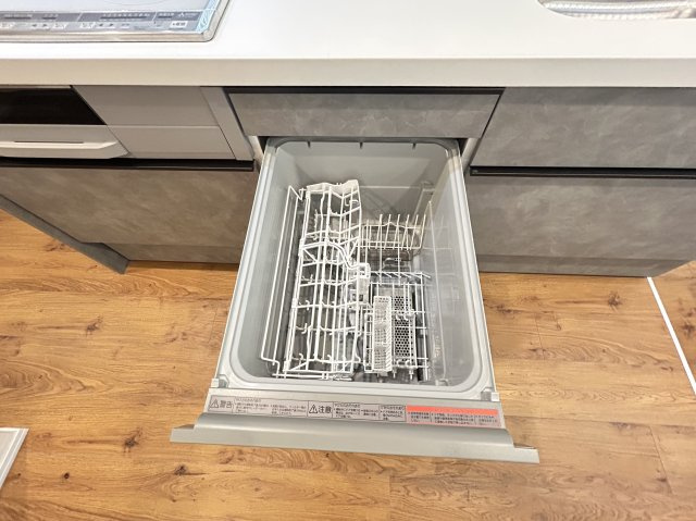 ◆令和７年２月リフォーム済みの美室◆南向き採光で専用庭付き◆周辺環境充実◆グラン・ドムール智恵光院のキッチン|食器洗浄乾燥機