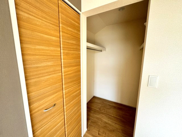 ブルーミングガーデン前橋市後家町３棟　1号棟　の収納|2階洋室１収納ウォークインクローゼットです