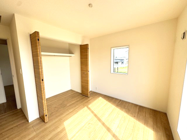 ブルーミングガーデン前橋市後家町３棟　1号棟　の収納|２階洋室２収納です♪