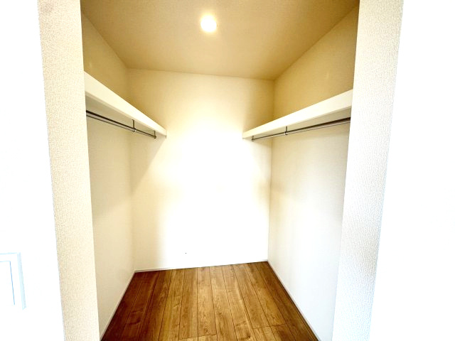 ブルーミングガーデン前橋市後家町３棟　2号棟　の収納|2階洋室１収納ウォークインクローゼットです