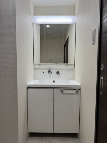 ライオンズマンション西岡崎【1303】の独立洗面台