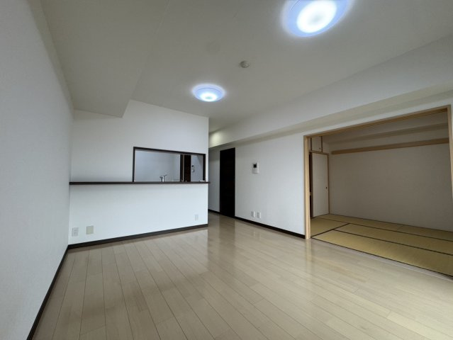 ライオンズマンション西岡崎【1303】の居間・リビング|ＬＤＫ