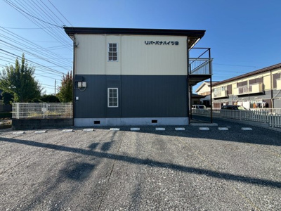 【駐車場】 | リバーパナハイツB | 車をお持ちの方に嬉しい駐車場付きの物件です