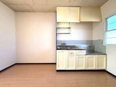 【居間・リビング】 | リバーパナハイツB | おしゃれなリビングです