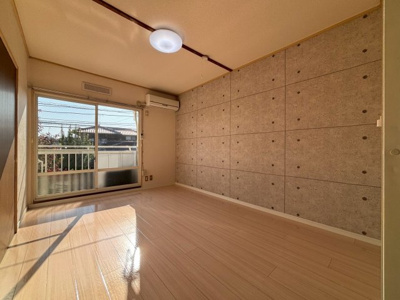 【洋室】 | リバーパナハイツB | 明るい洋室です