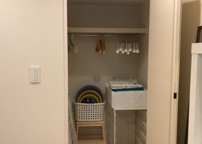 【収納】 | 八王子セントラルマンション | デザイン性を重視しすぎて収納が少なかった！なんてことにならないため、事前に現地で収納の数を確認しておくことをお勧めします。クローゼット以外にも床下収納や屋根裏収納、パントリーなどもチェックしましょう。