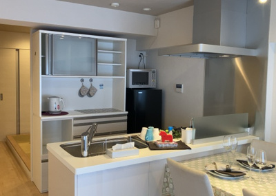 【キッチン】 | 八王子セントラルマンション | L型アイランドタイプは、キッチンからダイニングにもリビングにも目が行き届くので、とても使いやすい配置です。L字型独立タイプは、キッチンを独立させてるためLDKというよりもLDといった様なイメージです。