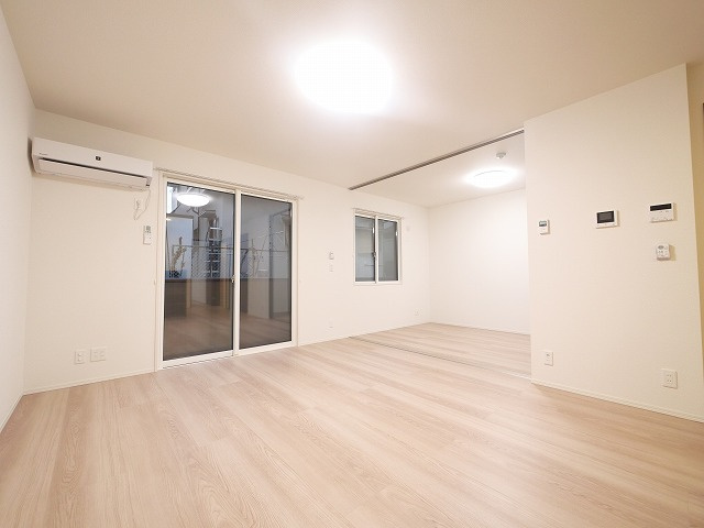 萩　Ⅰの居間・リビング|こちらのリビングで趣味の時間をお楽しみください