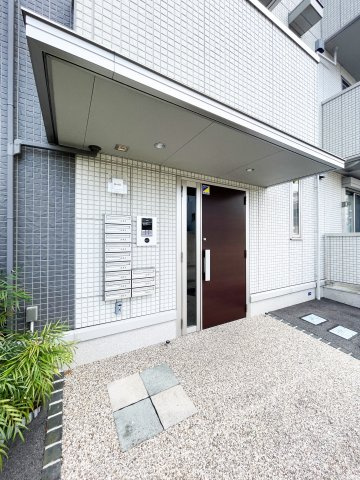 アゼリアブロムのエントランス