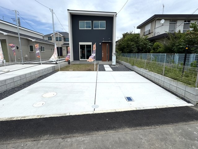 松戸市栄町西５丁目新築戸建【古ヶ崎小学校：7分】の駐車場|4号棟駐車スペース・並列2台駐車可