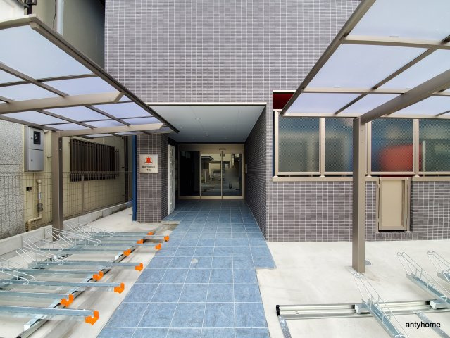 みおつくし十三　仲介手数料無料のエントランス