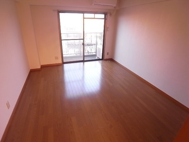 シーフィール三愛の居間・リビング