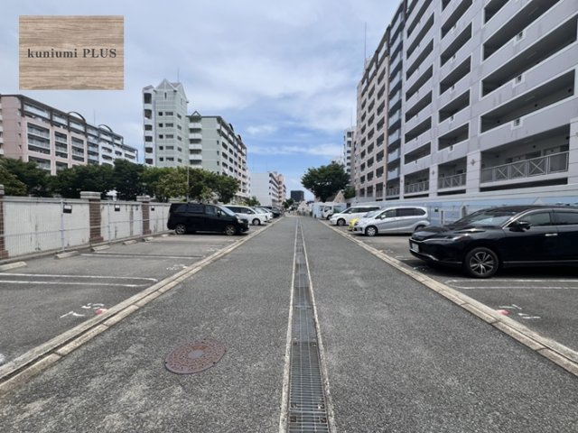 都島リバーシティ21号棟の駐車場