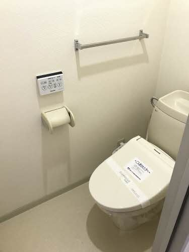 イーストパーク A棟のトイレ|落ち着いたトイレです