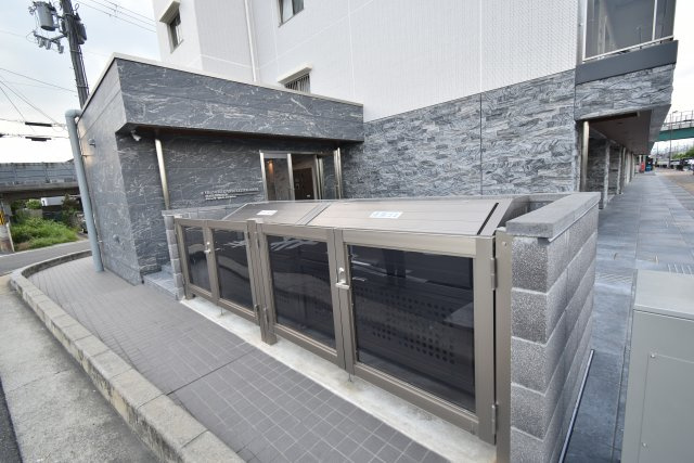 グランレブリー桂川グレイスレジデンスのその他共用部分|ゴミBOX