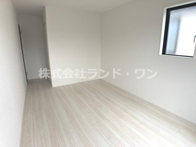 【洋室】 | 入間市扇台6丁目　全8棟 5号棟 | 約7.5帖の洋室