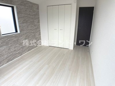 【洋室】 | 入間市扇台6丁目　全8棟 5号棟 | 約6帖の洋室