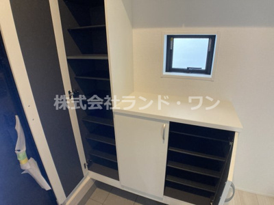 【玄関】 | 入間市扇台6丁目　全8棟 5号棟 | シューズボックス