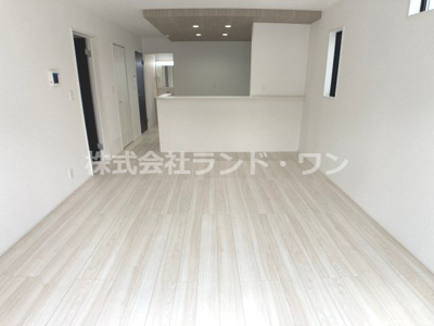 【居間・リビング】 | 入間市扇台6丁目　全8棟 5号棟 | 約16帖のLDK