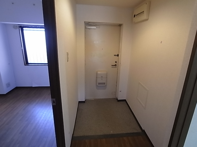 神戸市兵庫区大開通２丁目の賃貸マンションの玄関